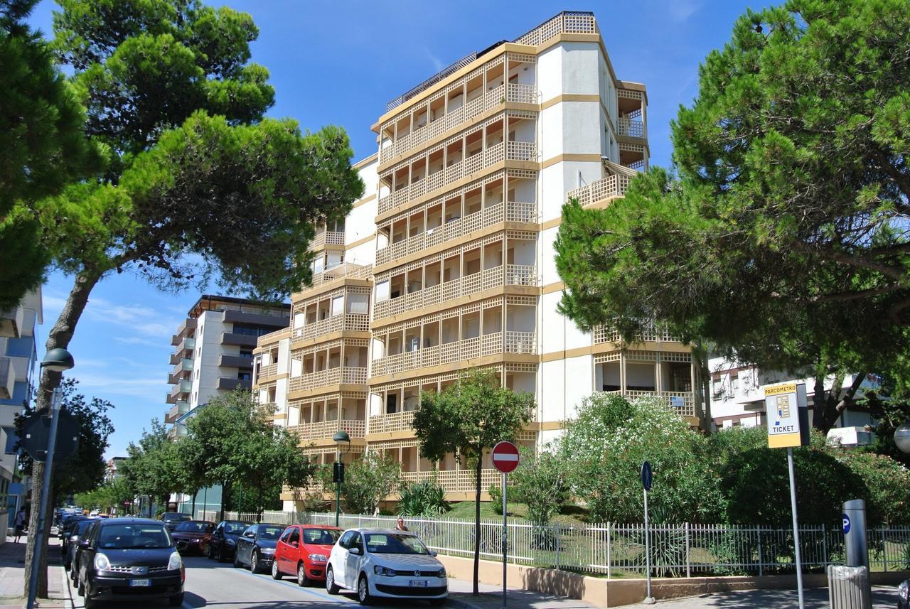 Appartamenti Lungomare Sabbiadoro Λινιάνο Σαμπιαντόρο Εξωτερικό φωτογραφία